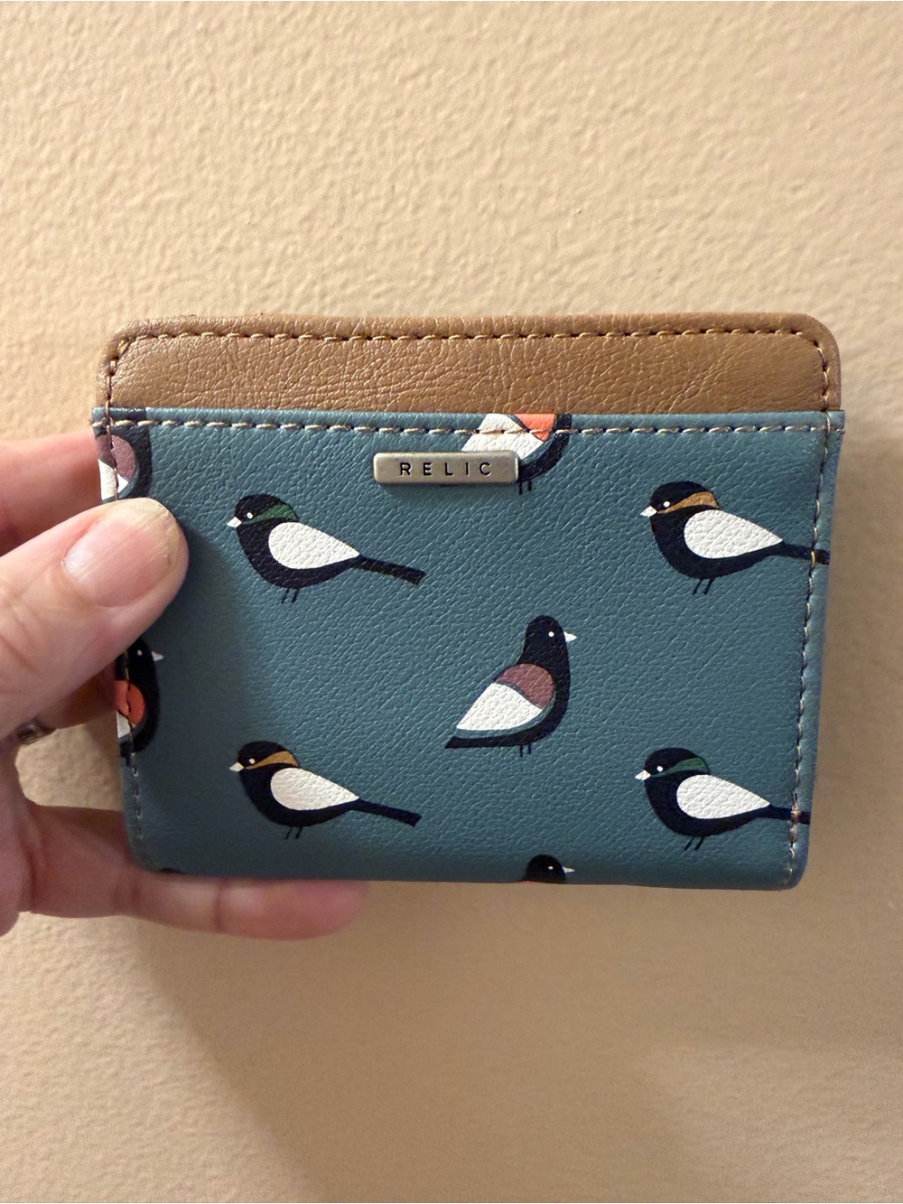 Relic Teal and Tan Bird Card Holder Wallet